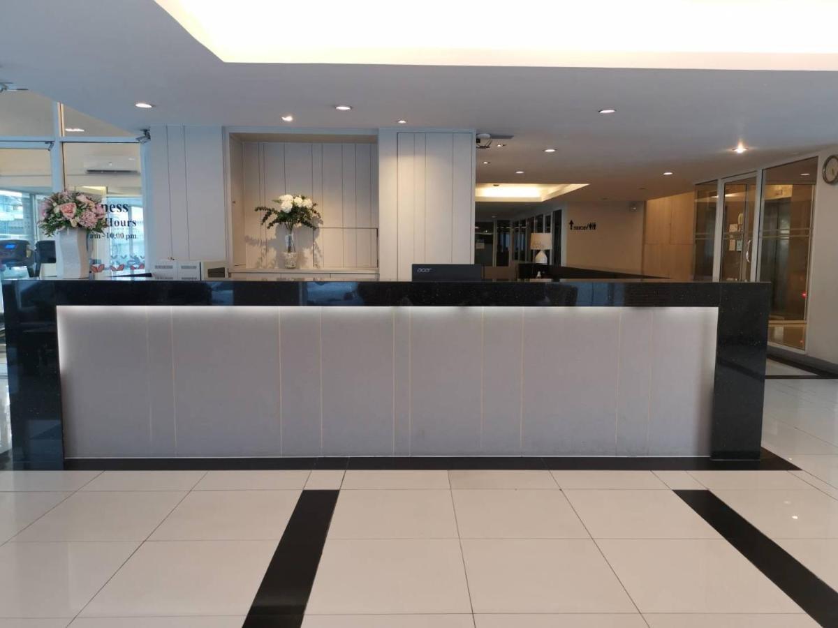 Lee Garden Hotel 4*