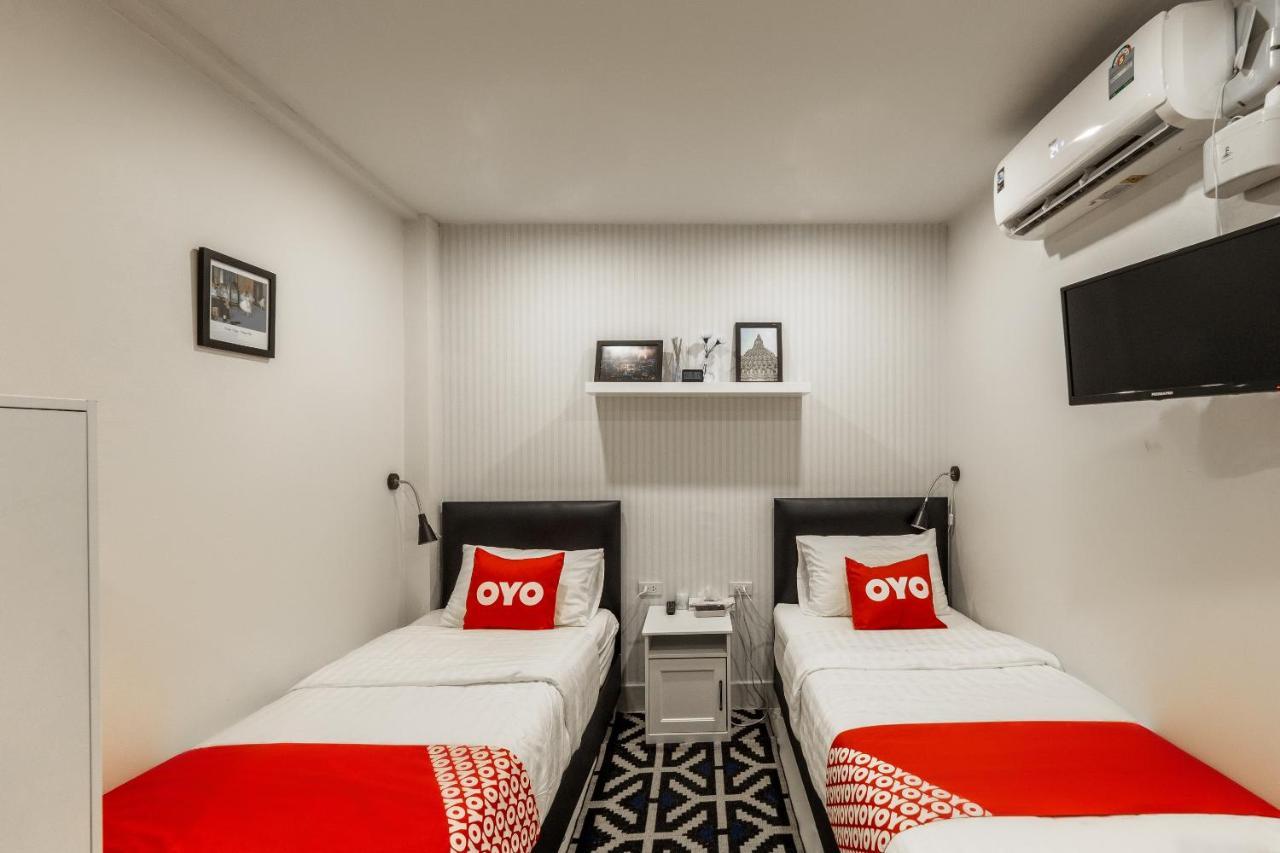 Oyo 960 The Urban Age Deluxe Hotel
