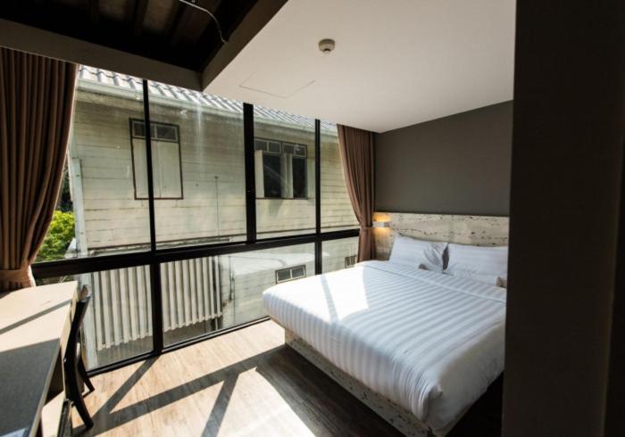 Hotel V Varee