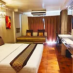 The Montana Lodge-Sathorn