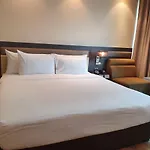 Amora NeoLuxe Suites Hotel
