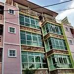 Oyo 75405 Ladda Place