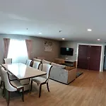 The Lux Ladprao 10