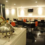 Leenova Hotel
