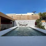 Blu Cabin Ari Stylish Gay Poshtel