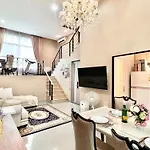 Free Pick Up / Stunning Luxury Family Home 3B3B