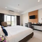 Golden Foyer Suvarnabhumi Airport Hotel