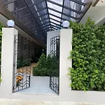 35 Bow Hotel