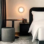 The Standardx, Bangkok Phra Arthit