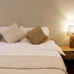 Baan Nuit Bangkok Stayhouse