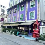 Sawasdee Hotel @ Sukhumvit Soi 8