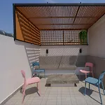 New Stylish Modern Home 4Br 12Pax 200M Bts Phrakhanong