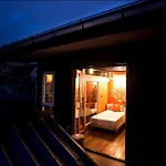 Loy La Long Hotel