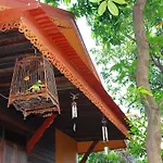 Fahsai Antique Homestay Near Brt