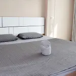 Wooden Suites (BTS Wongwian Yai)