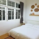 Simple To Sleep Hostel