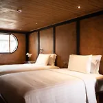 Loy Pela Voyages