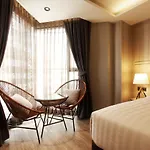 @Nares Hotel