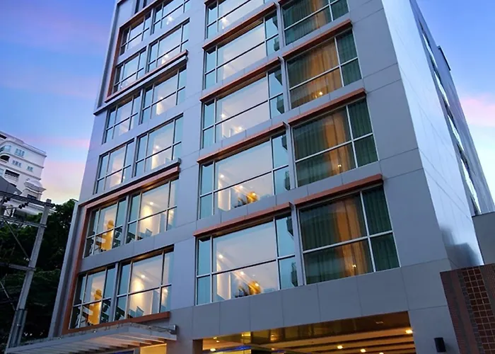 Amora NeoLuxe Suites Hotel