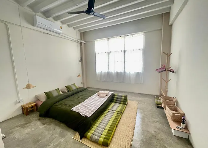 Baan Khaosoi - Private Room In A Rooftop Hostel 2Nd Floor