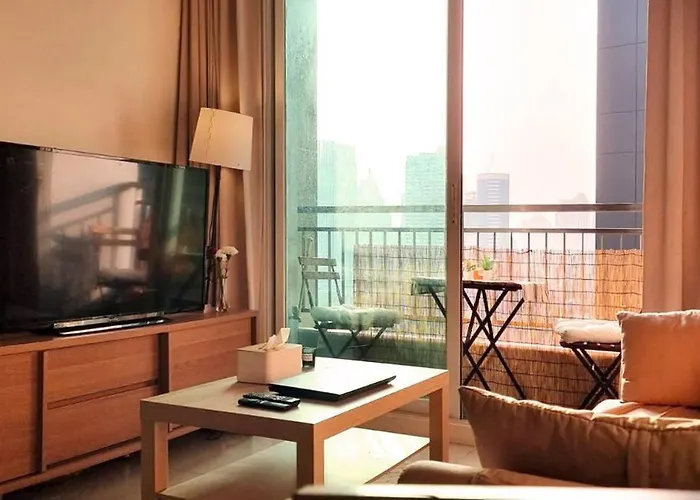 Lovely Cozy Condo In Trendy Fun Neighborhood