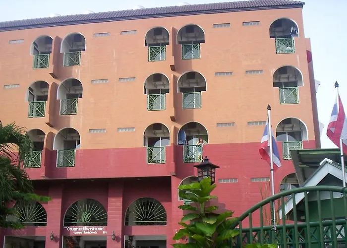 Baankhunmae Apartment
