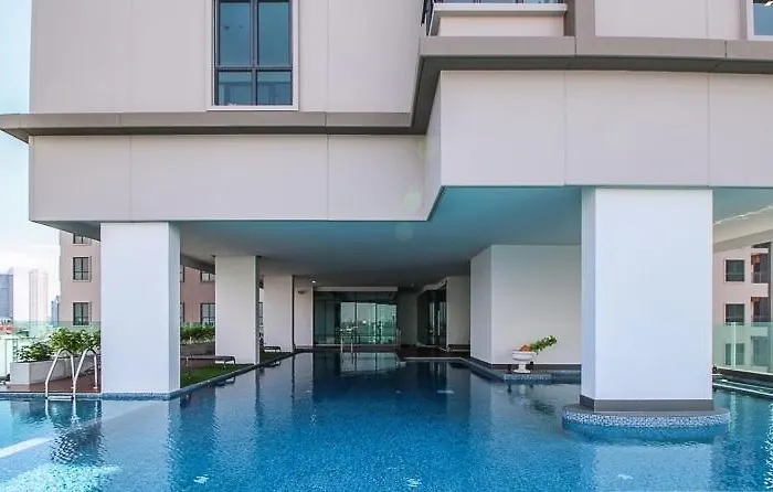 Wooden Suites (BTS Wongwian Yai)