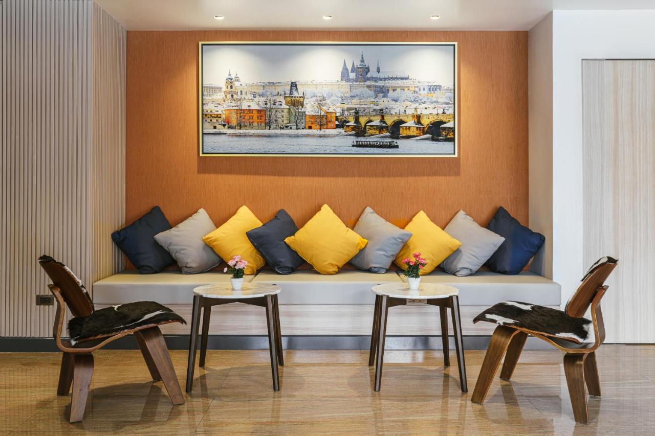 Inn Season Place