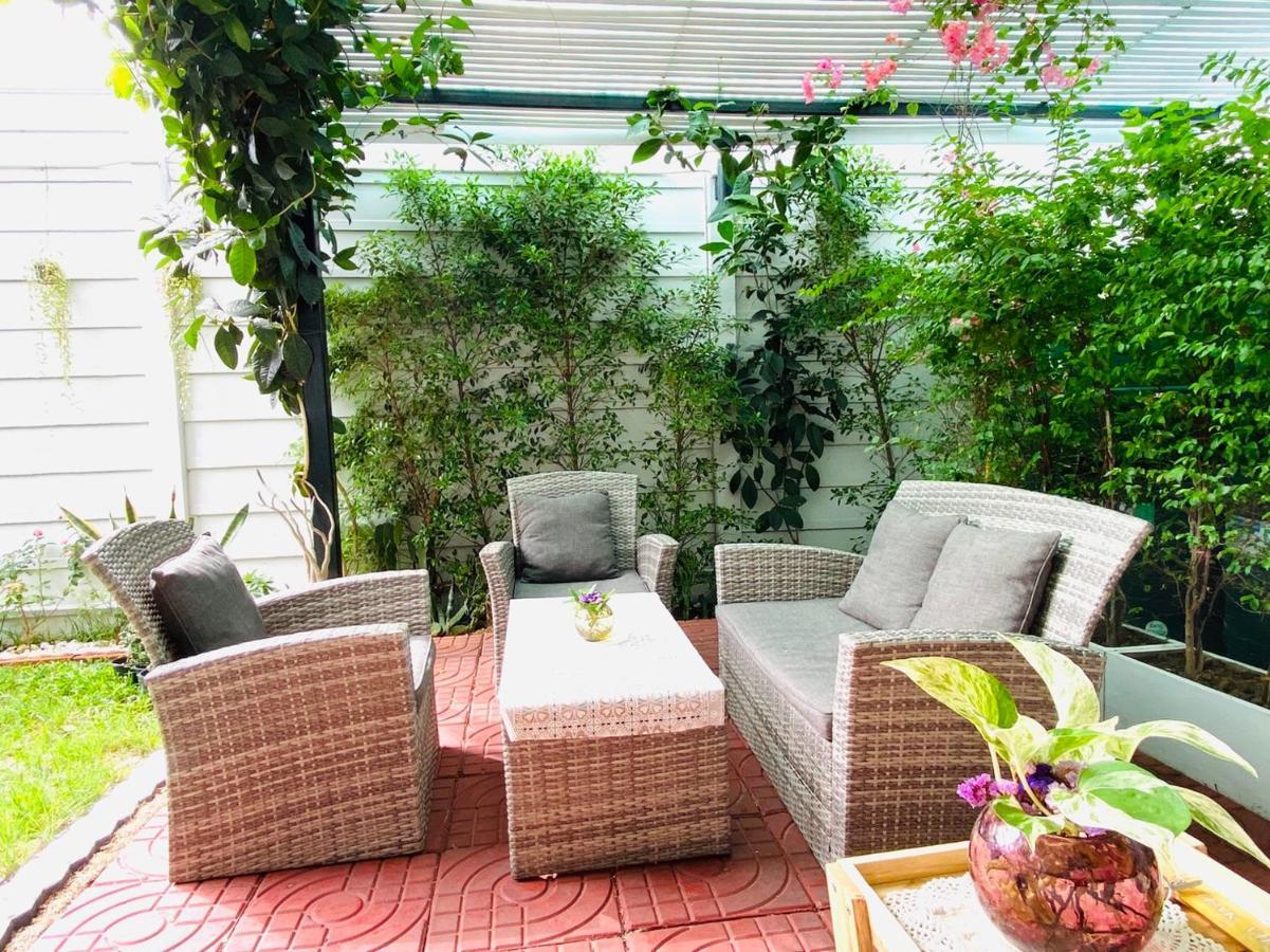 Apartment Teak *