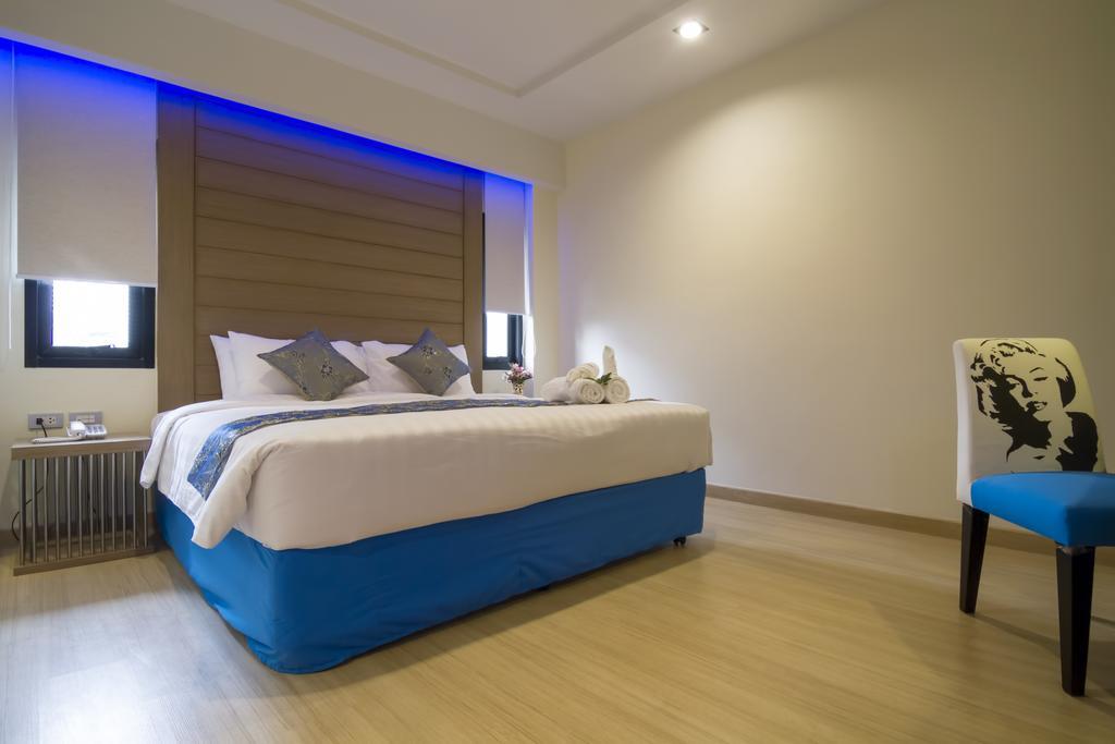 Eleven Avenue Hotel