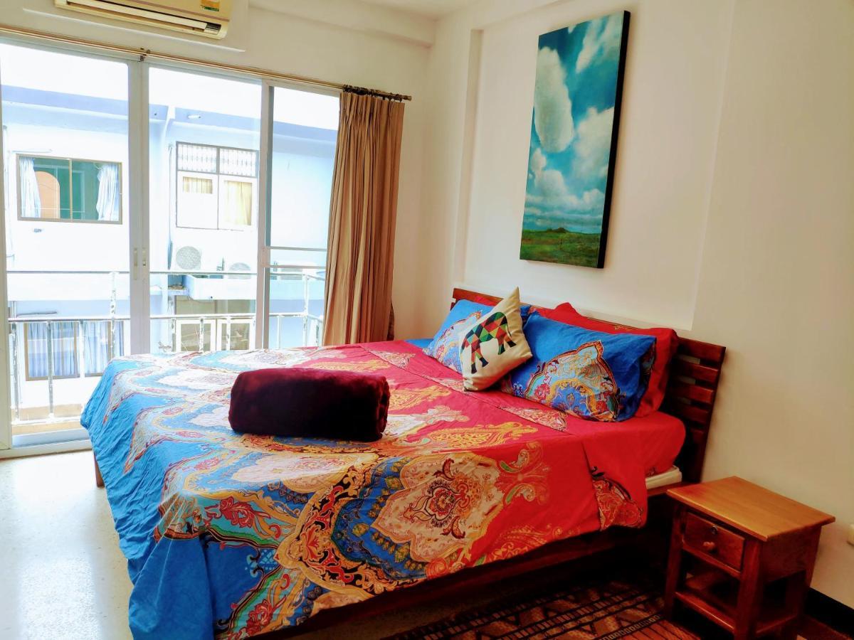 Quiet With King Bed, Kitchen And Balcony * Bangkok