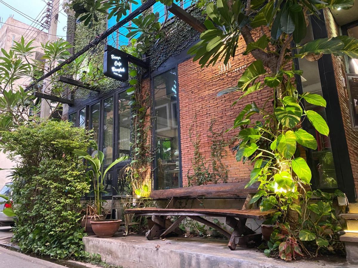 Banya Huaikhwang Hostel