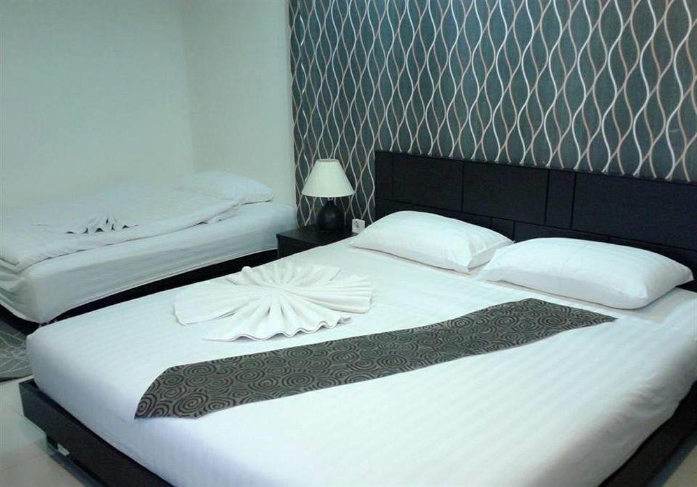 The Mix - Bts Phrakhanong 3*