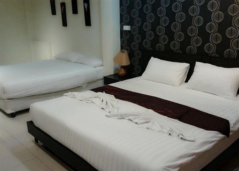 Hotel The Mix - Bts Phrakhanong Bangkok