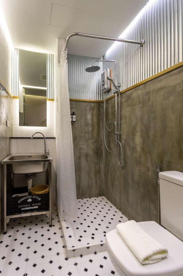 Lin Poshtel 林 Hostel