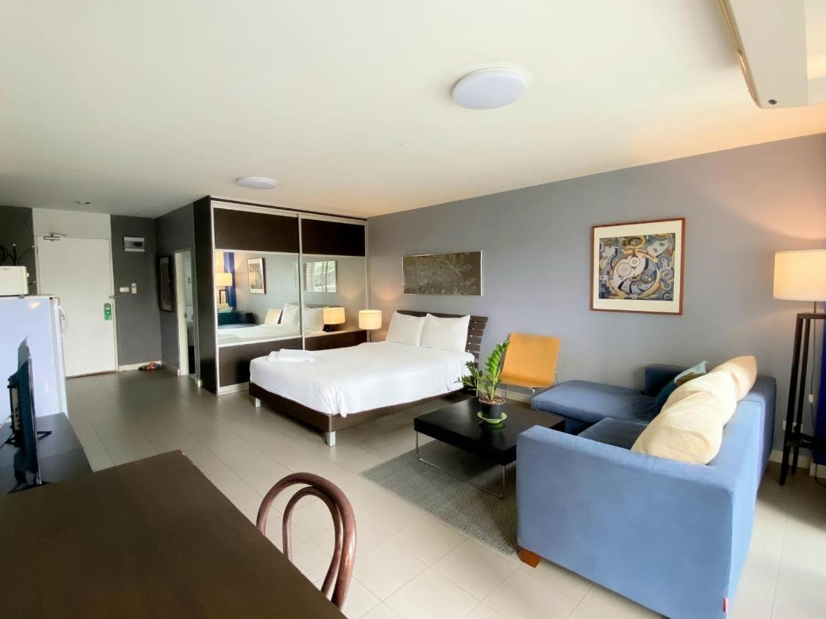 The Studio At Sathorn Terrace Apartment *