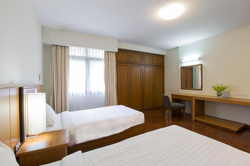 Karolyn Court Apartment *