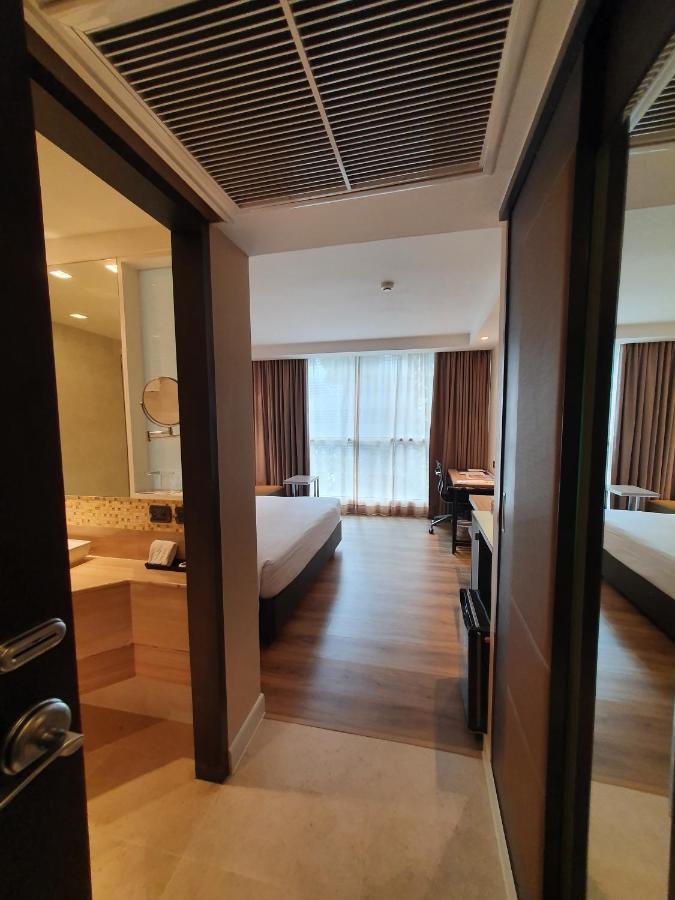 Amora Neoluxe Bangkok
