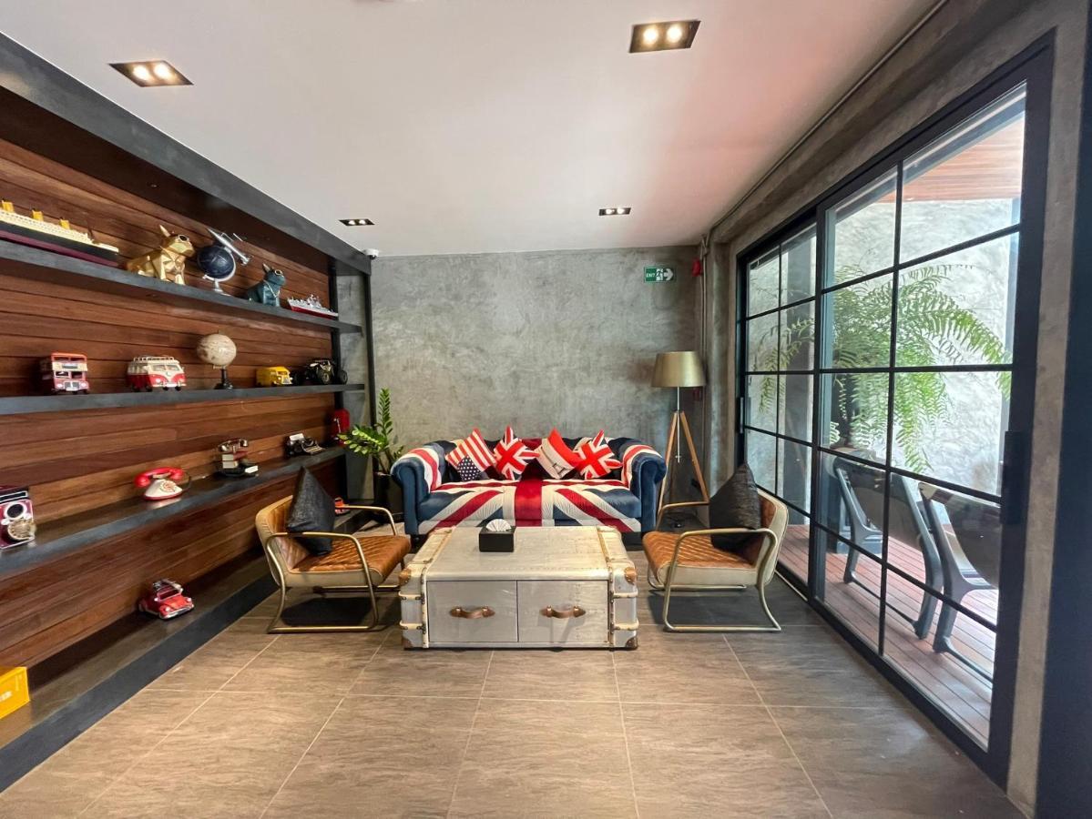 Loft122 Hotel