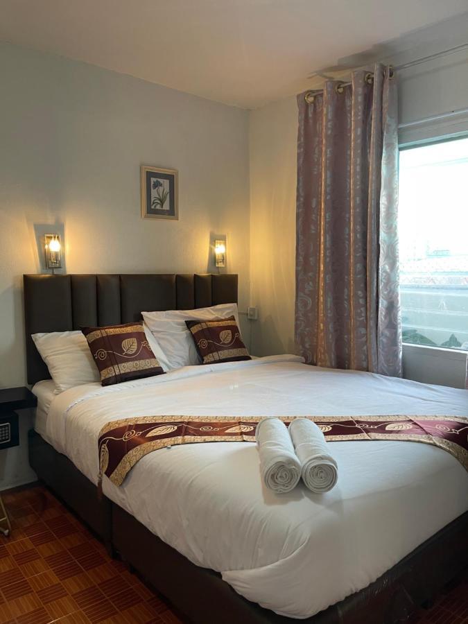 Acozyposhtel Hotel 4*