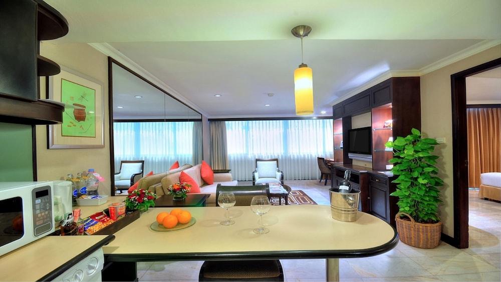 Apartment Grand President Bangkok