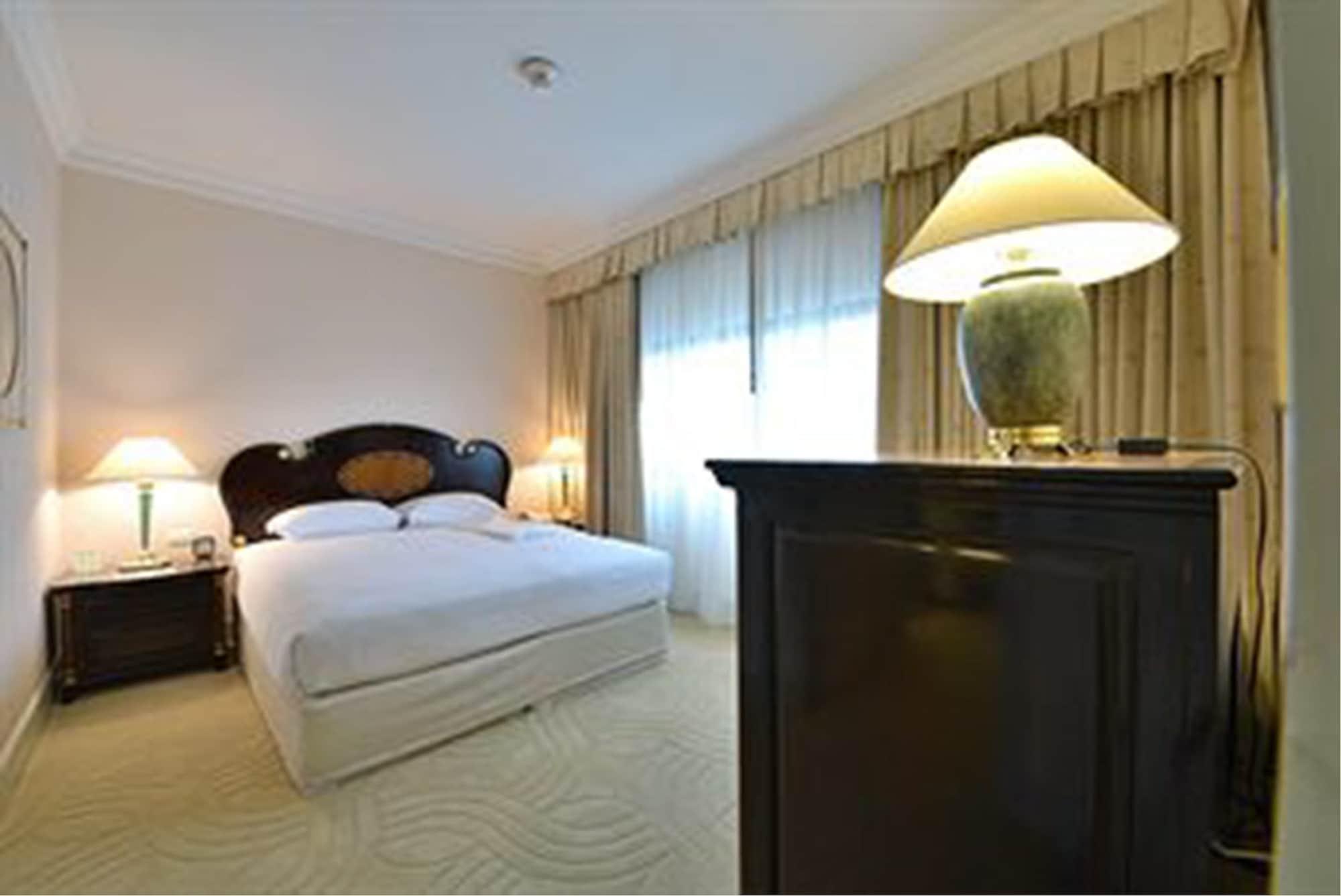 Evergreen Laurel Hotel