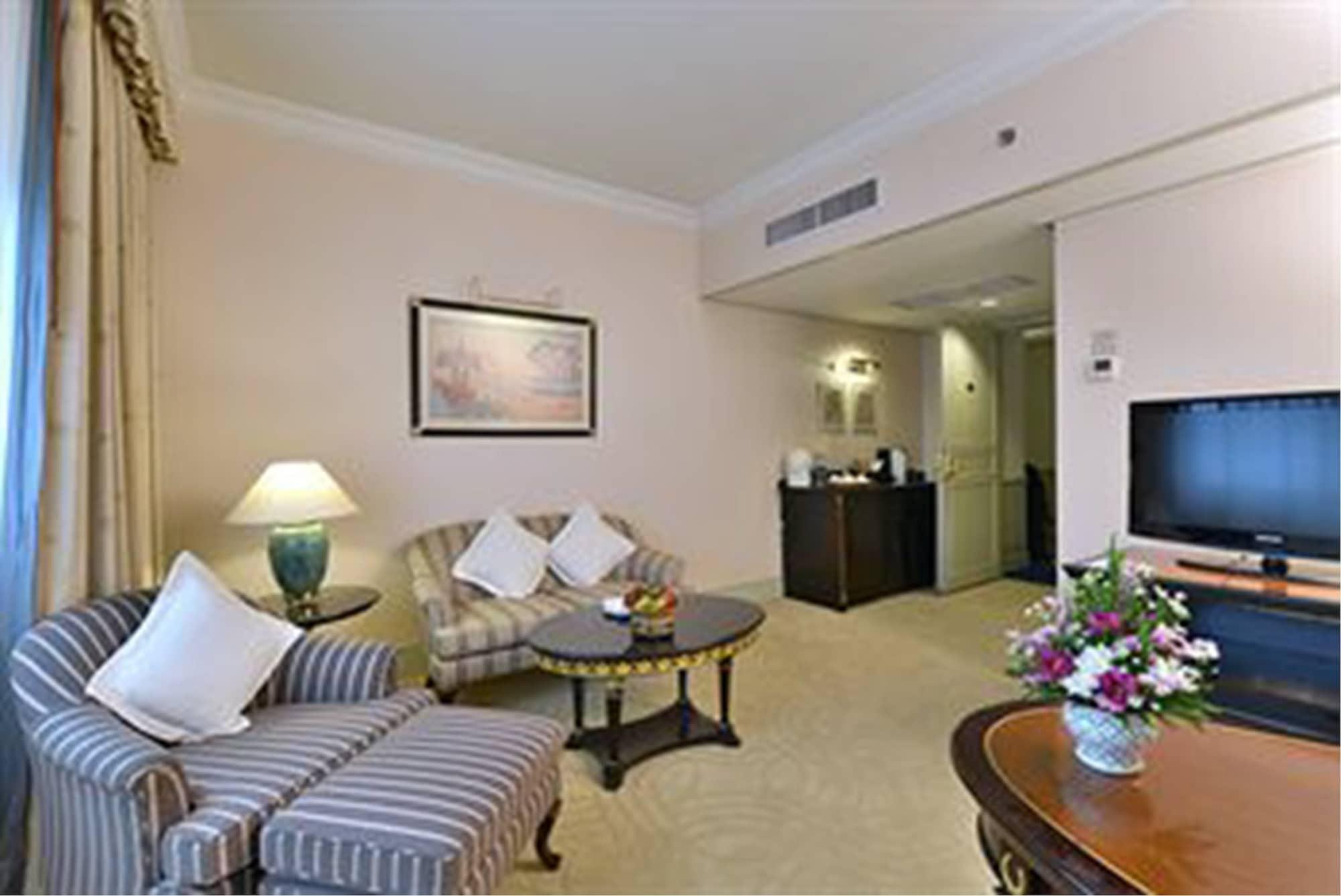 Evergreen Laurel 5*