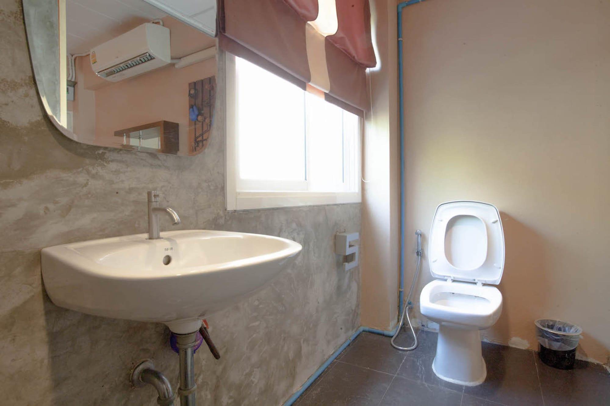 Hotel At Smile Oasis 2*