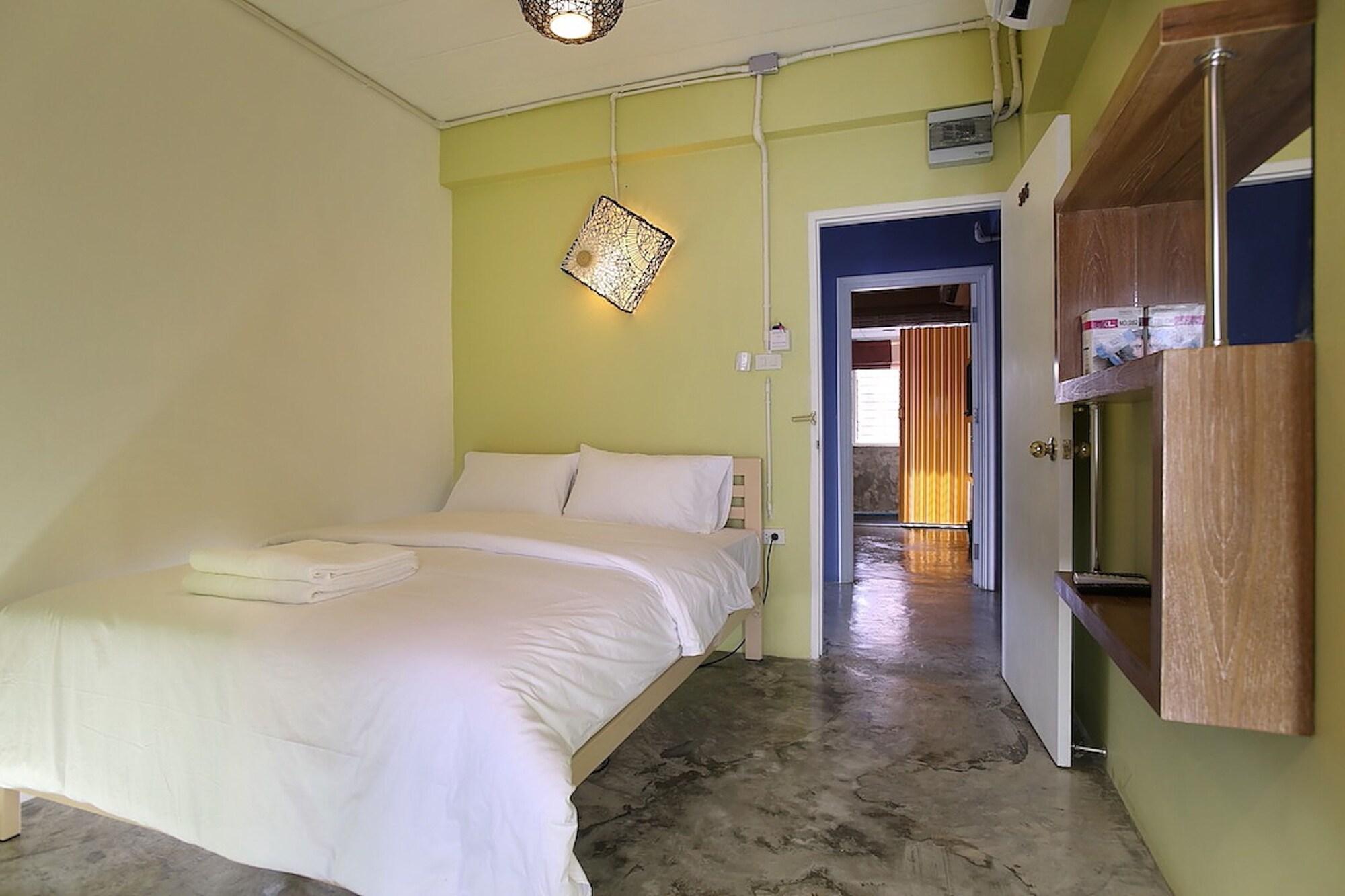 Hotel At Smile Oasis 2*