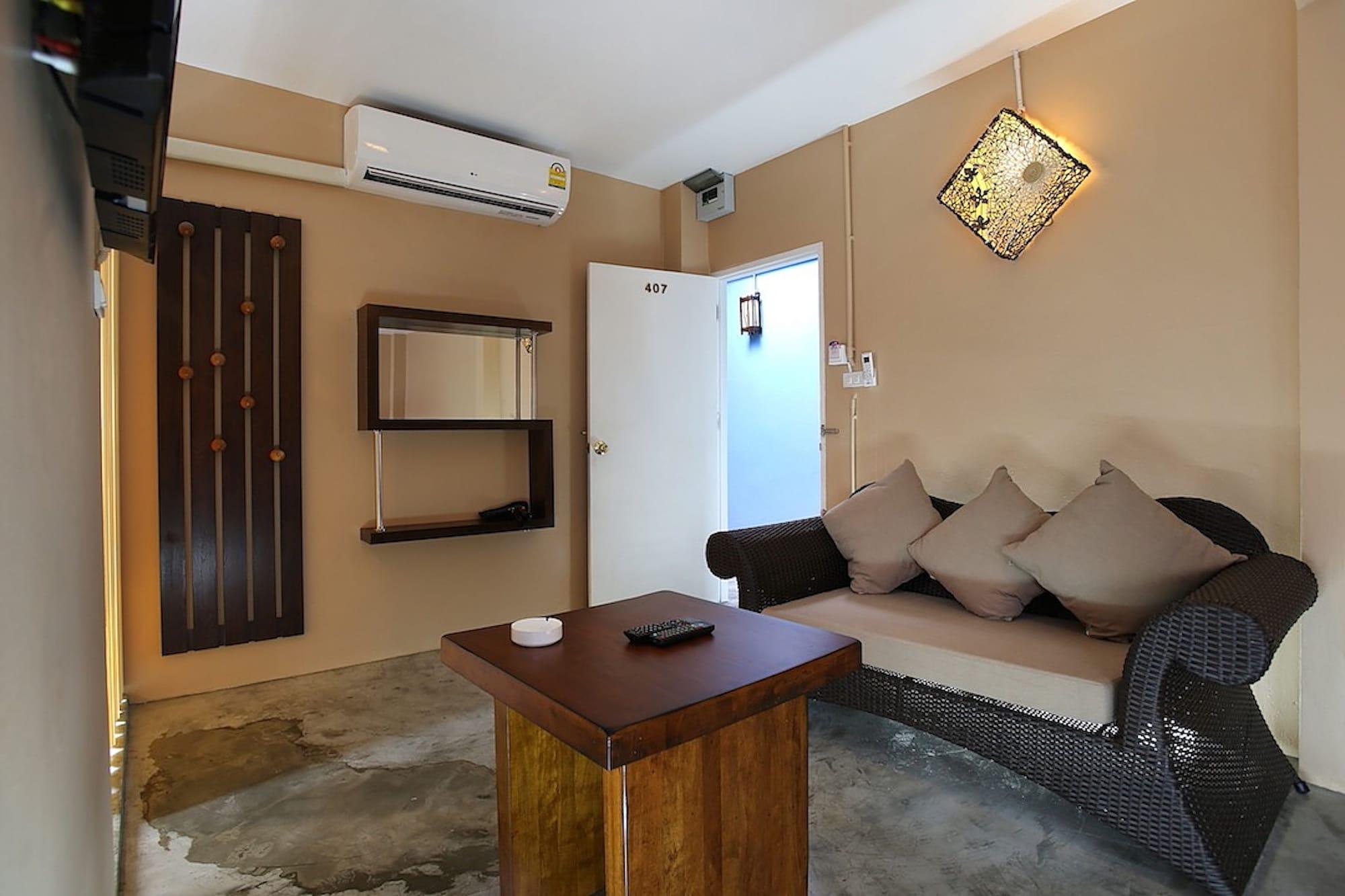 Hotel At Smile Oasis Bangkok