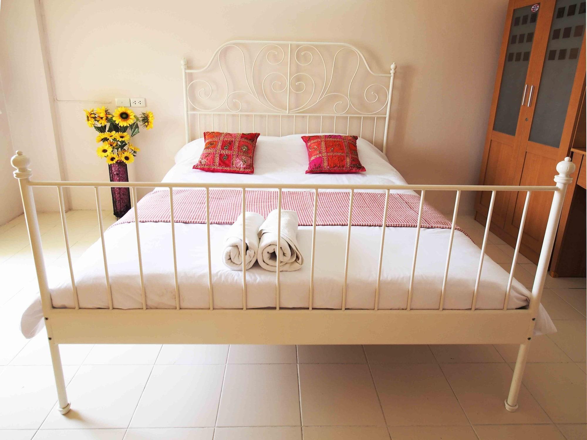 Thanapa Mansion Guest house Bangkok