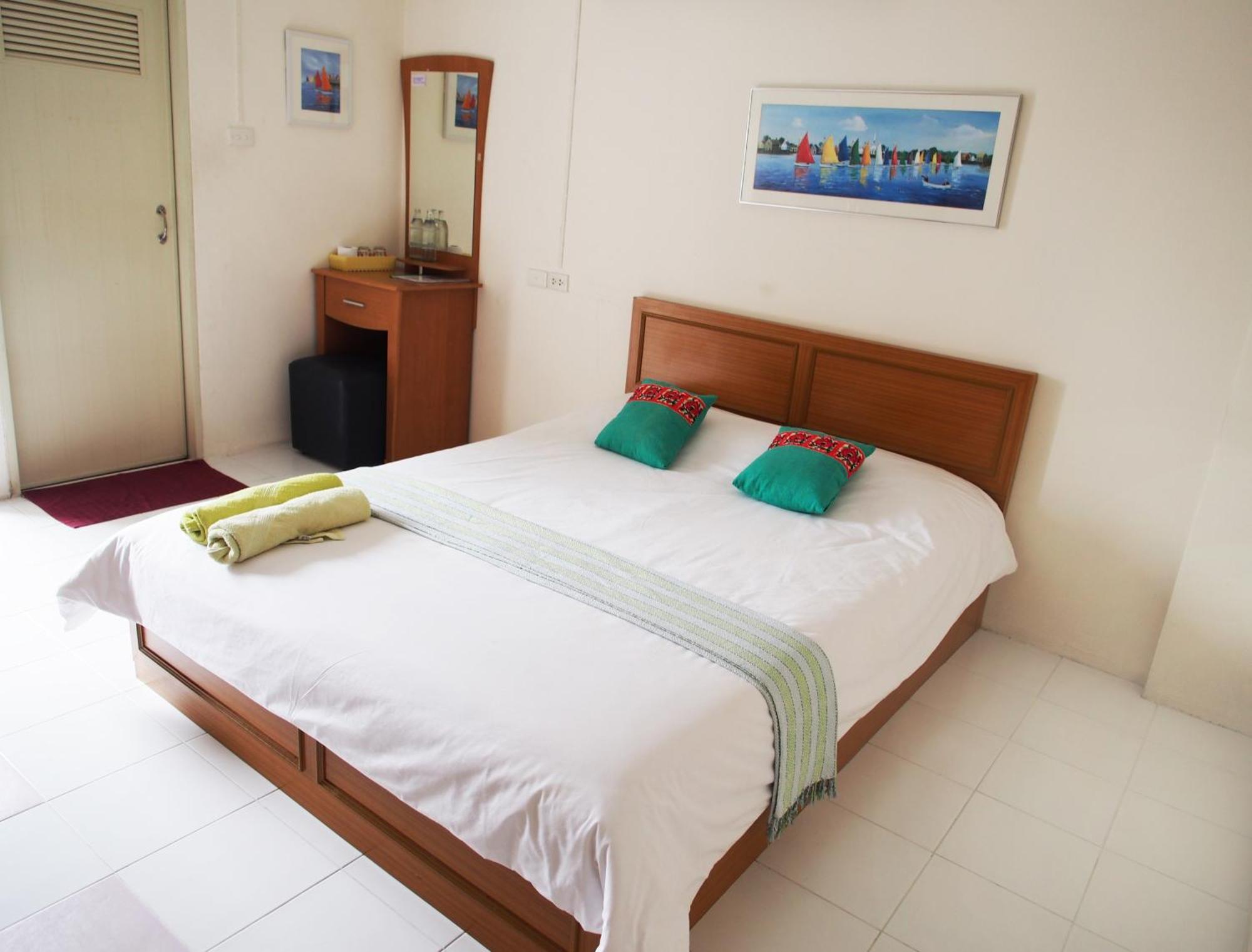 Guest house Thanapa Mansion