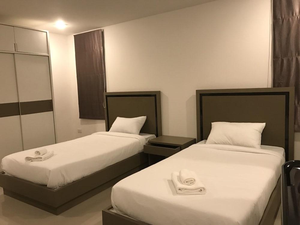 S.e.t Thanmongkol Guest house