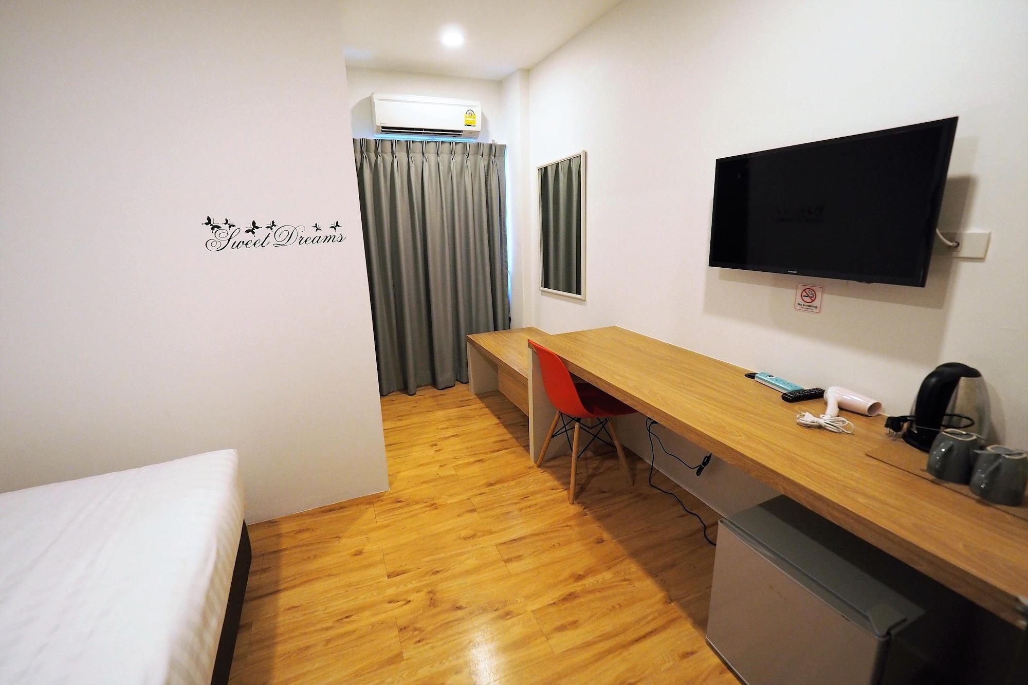 D Varee Xpress Pula Silom,